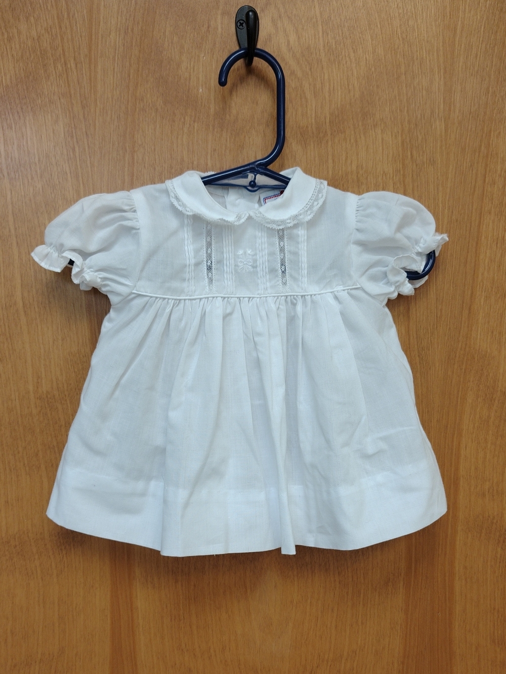 Petit Ami White Smocked Peter Pan Collar Lace Detail Dress